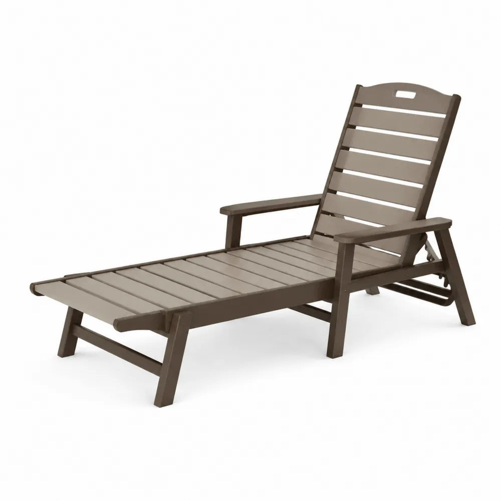 Chaise longue en plastique marron pour extérieur