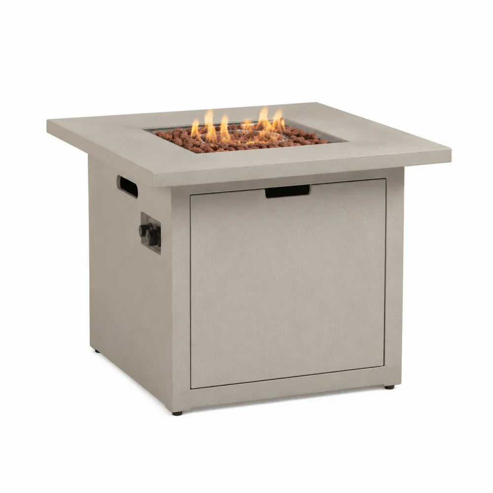 Table carrée avec foyer extérieur en ciment